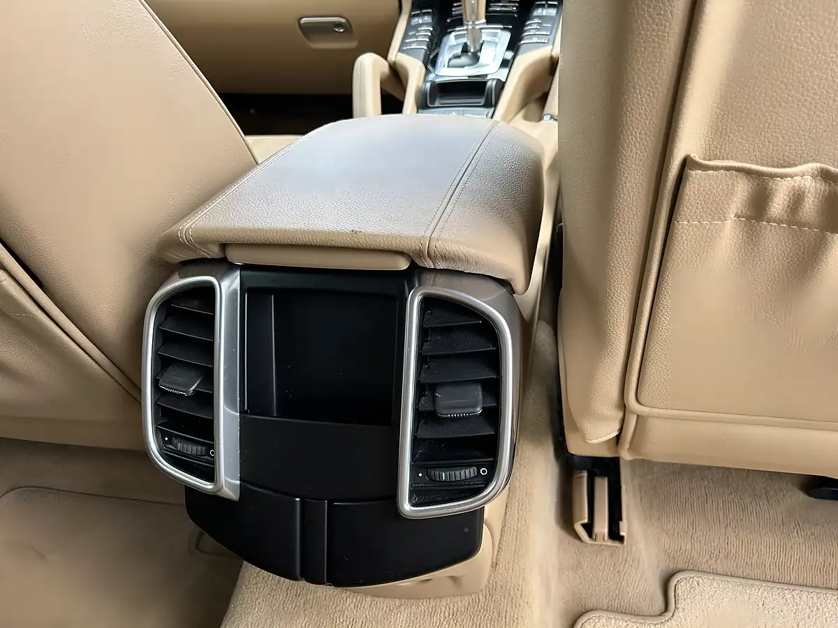 Used 2013 Porsche Cayenne White - Interior and Exterior details 13