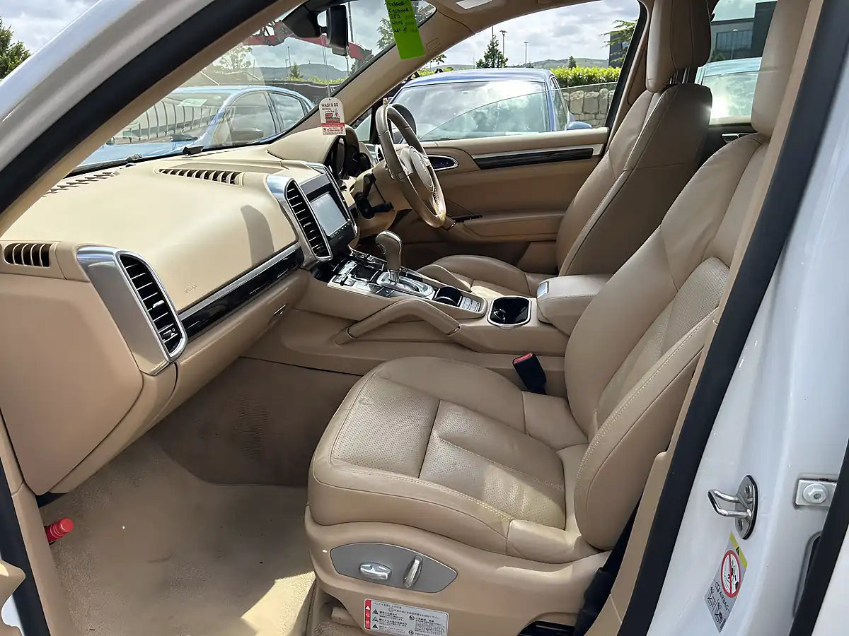 Used 2013 Porsche Cayenne White - Interior and Exterior details 7