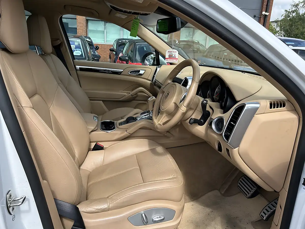 Used 2013 Porsche Cayenne White - Interior and Exterior details 8