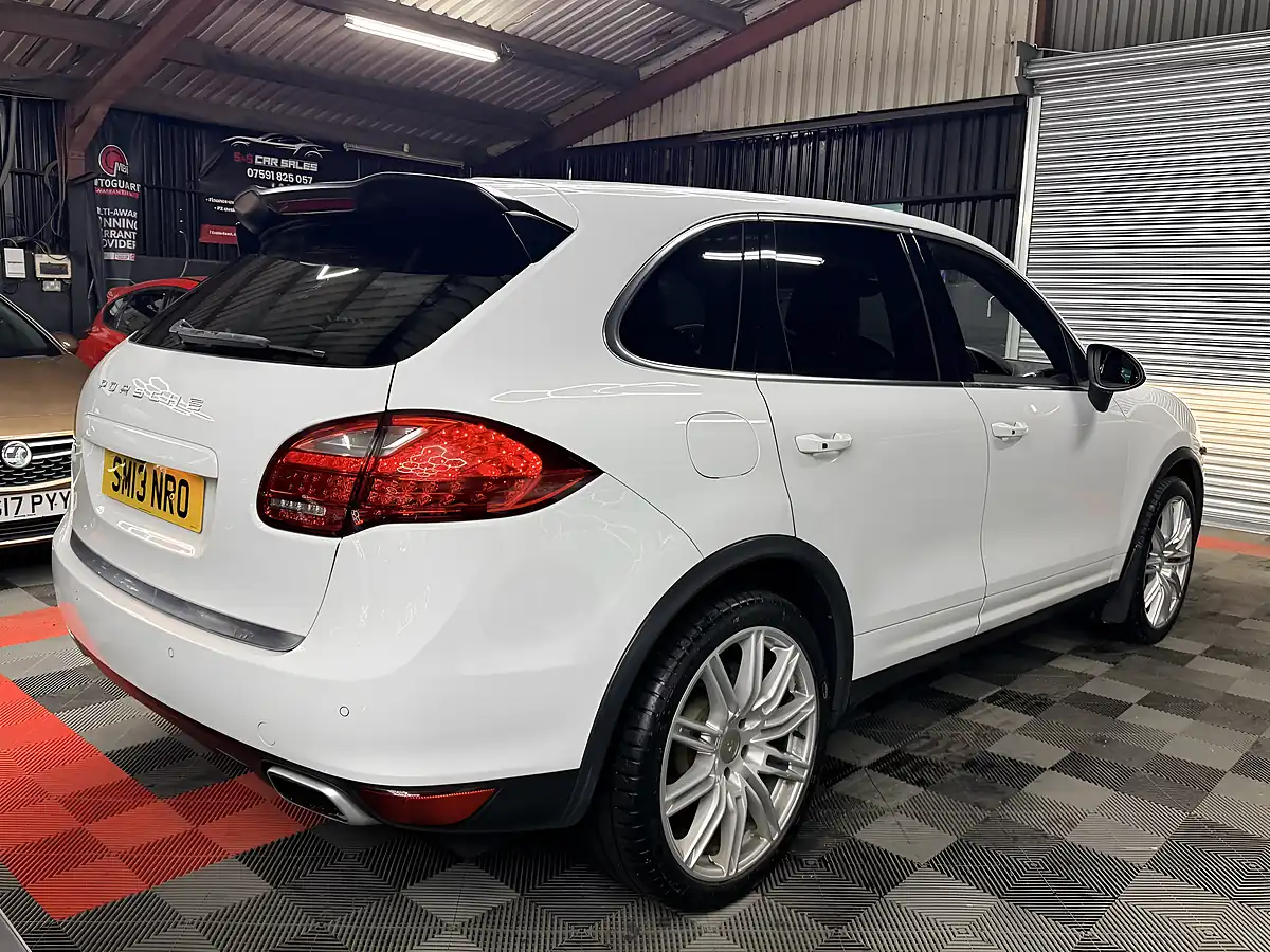 Used 2013 Porsche Cayenne White - Interior and Exterior details 11