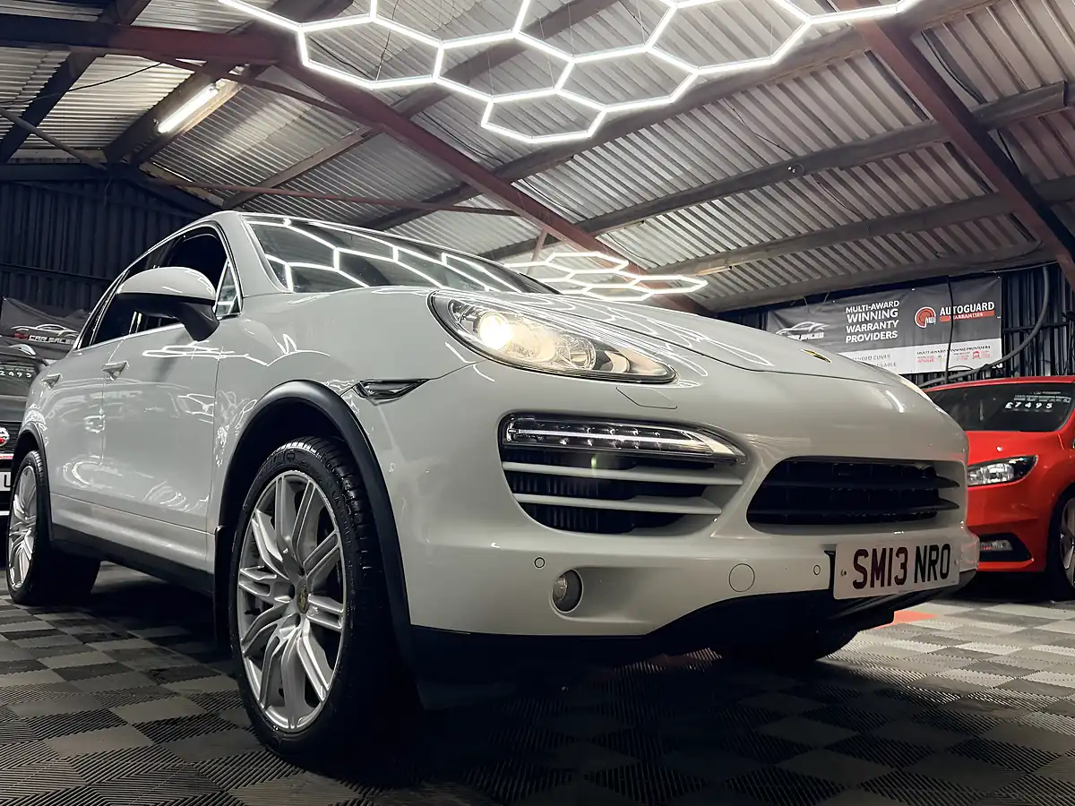 Used 2013 Porsche Cayenne White - Interior and Exterior details 13