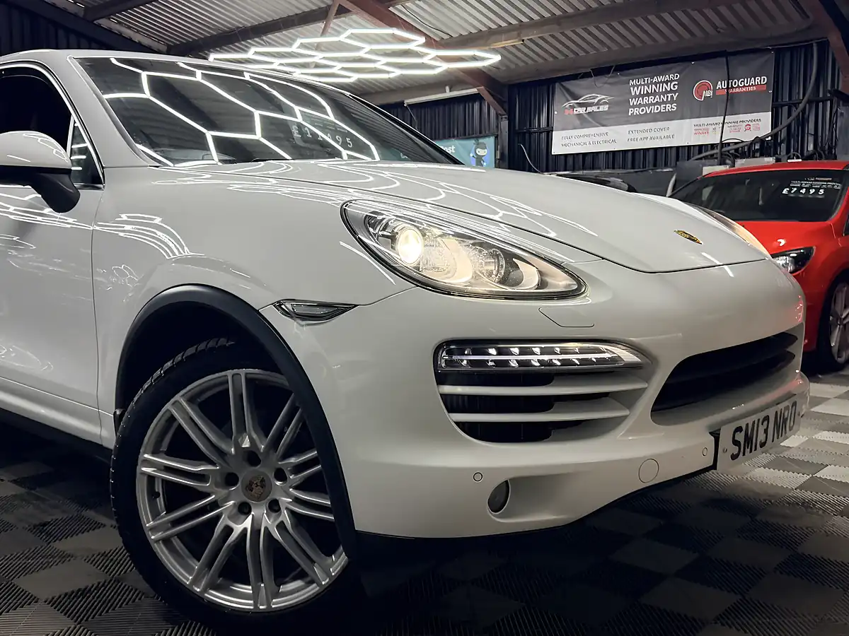 Used 2013 Porsche Cayenne White - Interior and Exterior details 2