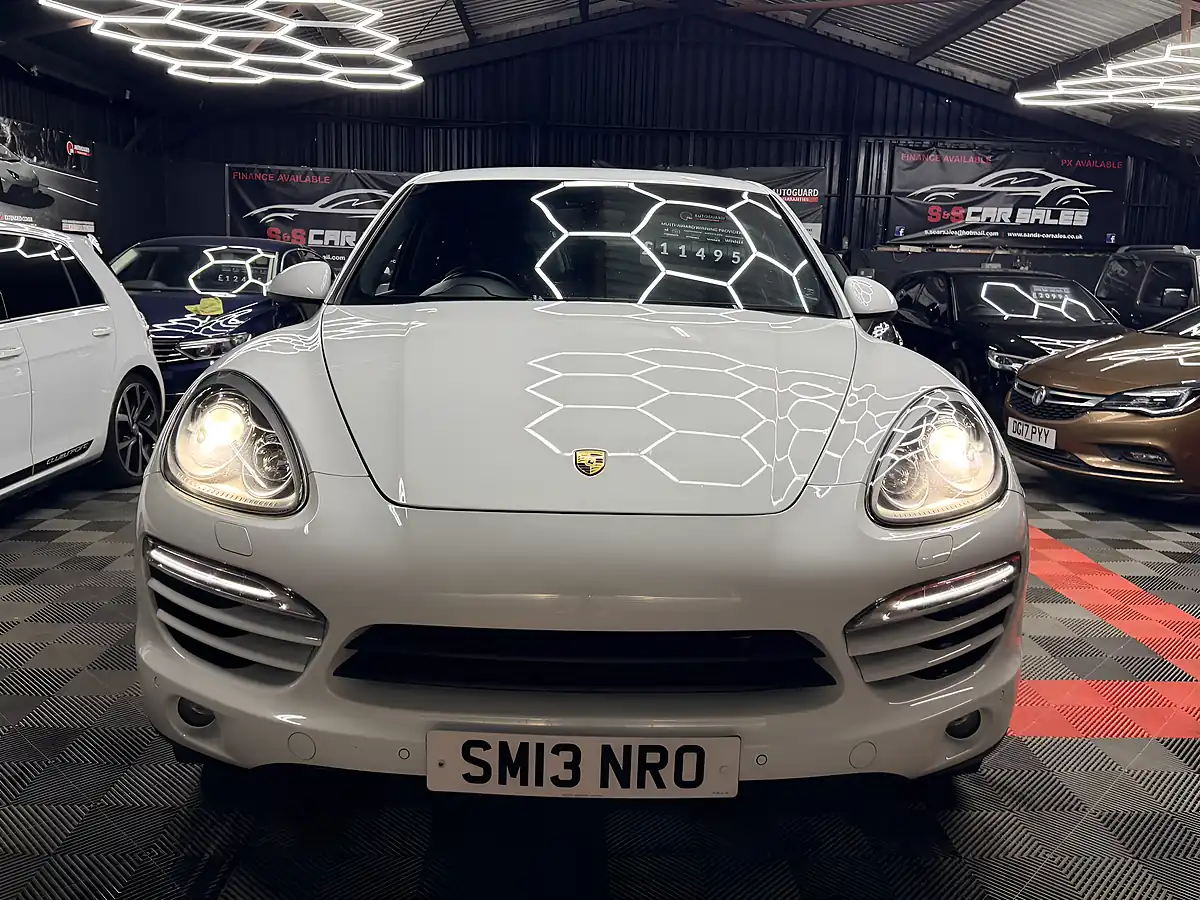 Used 2013 Porsche Cayenne White - Interior and Exterior details 5