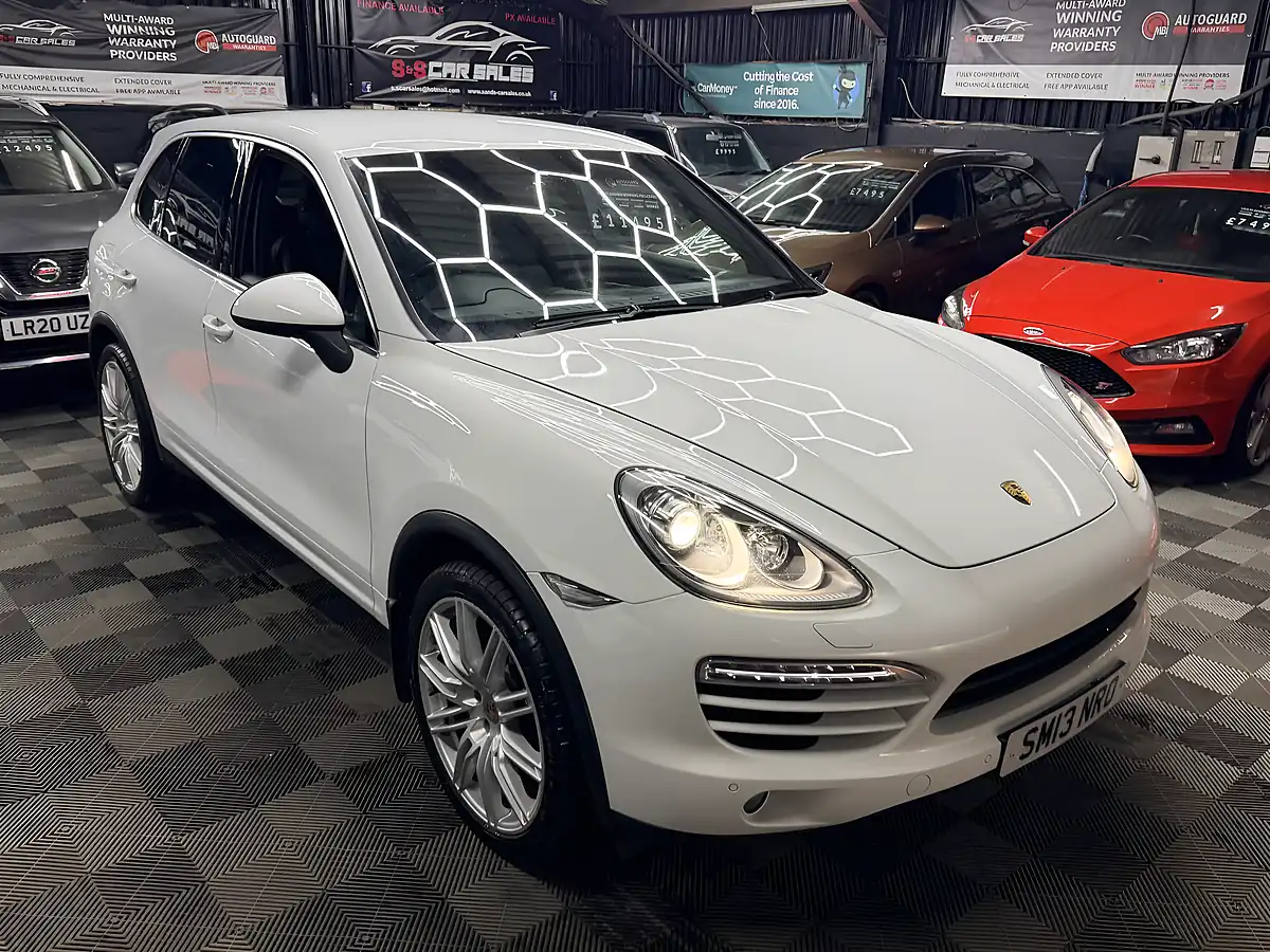 Used 2013 Porsche Cayenne White - Interior and Exterior details 7