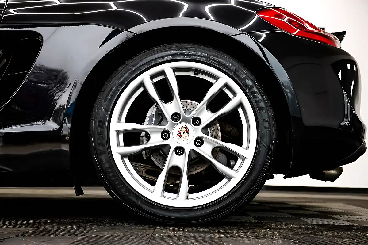 Used 2013 Porsche Cayman 981 Coupe Black - Interior and Exterior details 15