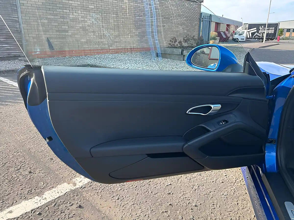 Used 2013 Porsche Cayman 981 Euro 5 Aqua Blue - Interior and Exterior details 13