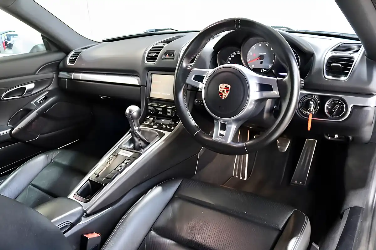 Used 2013 Porsche Cayman 981 S Coupe White - Interior and Exterior details 3