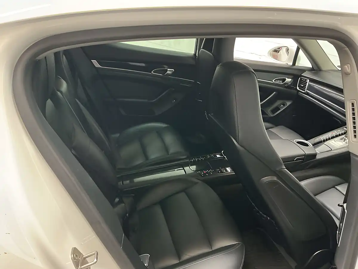 Used 2013 Porsche Panamera White - Interior and Exterior details 10