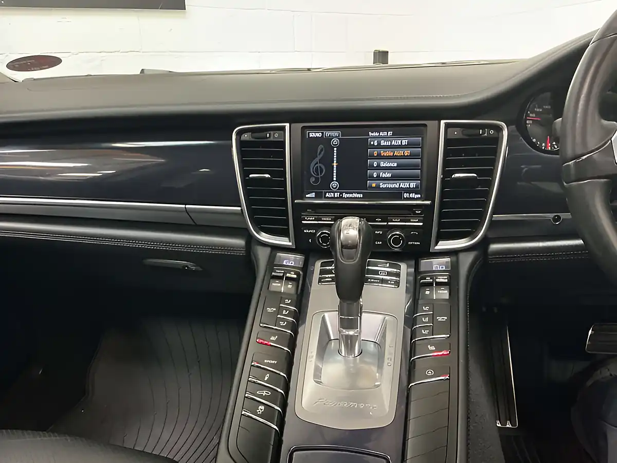 Used 2013 Porsche Panamera White - Interior and Exterior details 16