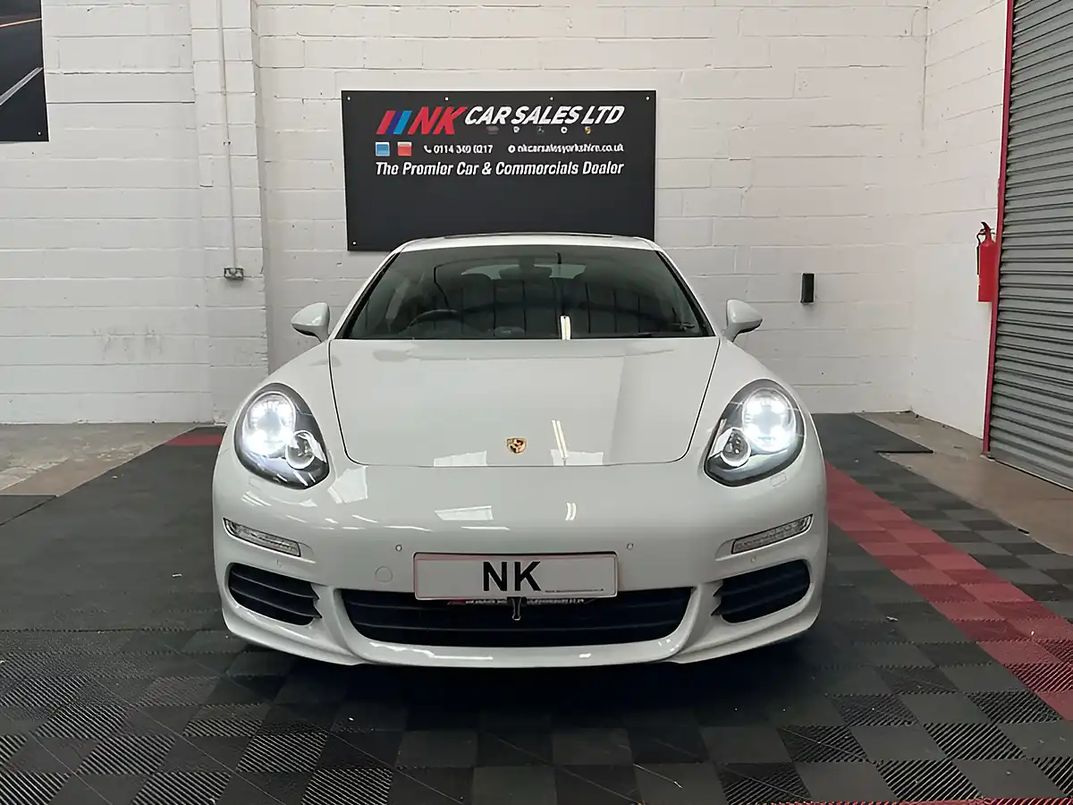 Used 2013 Porsche Panamera White - Interior and Exterior details 3