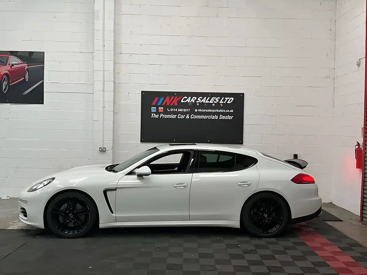 Used 2013 Porsche Panamera White - Interior and Exterior details 4