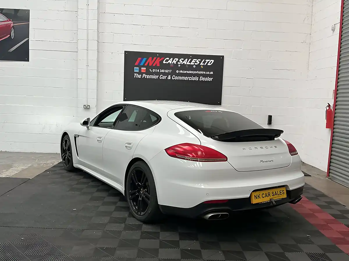 Used 2013 Porsche Panamera White - Interior and Exterior details 5