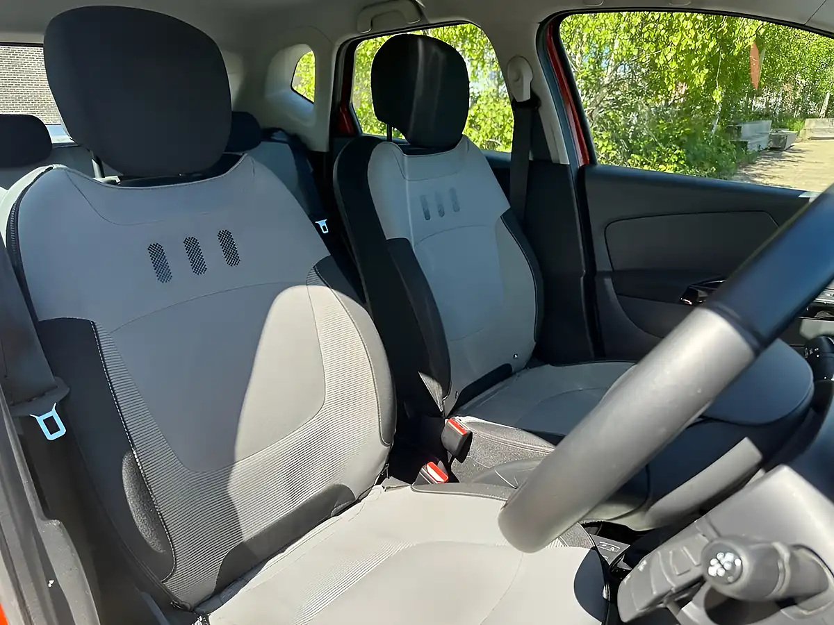 Used 2013 Renault Captur Dynamique Medianav Orange - Interior and Exterior details 19