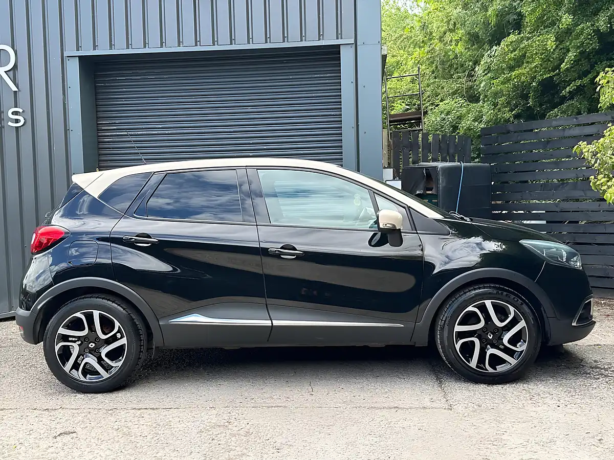 Used 2013 Renault Captur Dynamique S Medianav Black - Interior and Exterior details 4