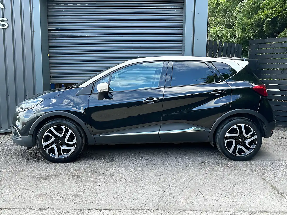 Used 2013 Renault Captur Dynamique S Medianav Black - Interior and Exterior details 5