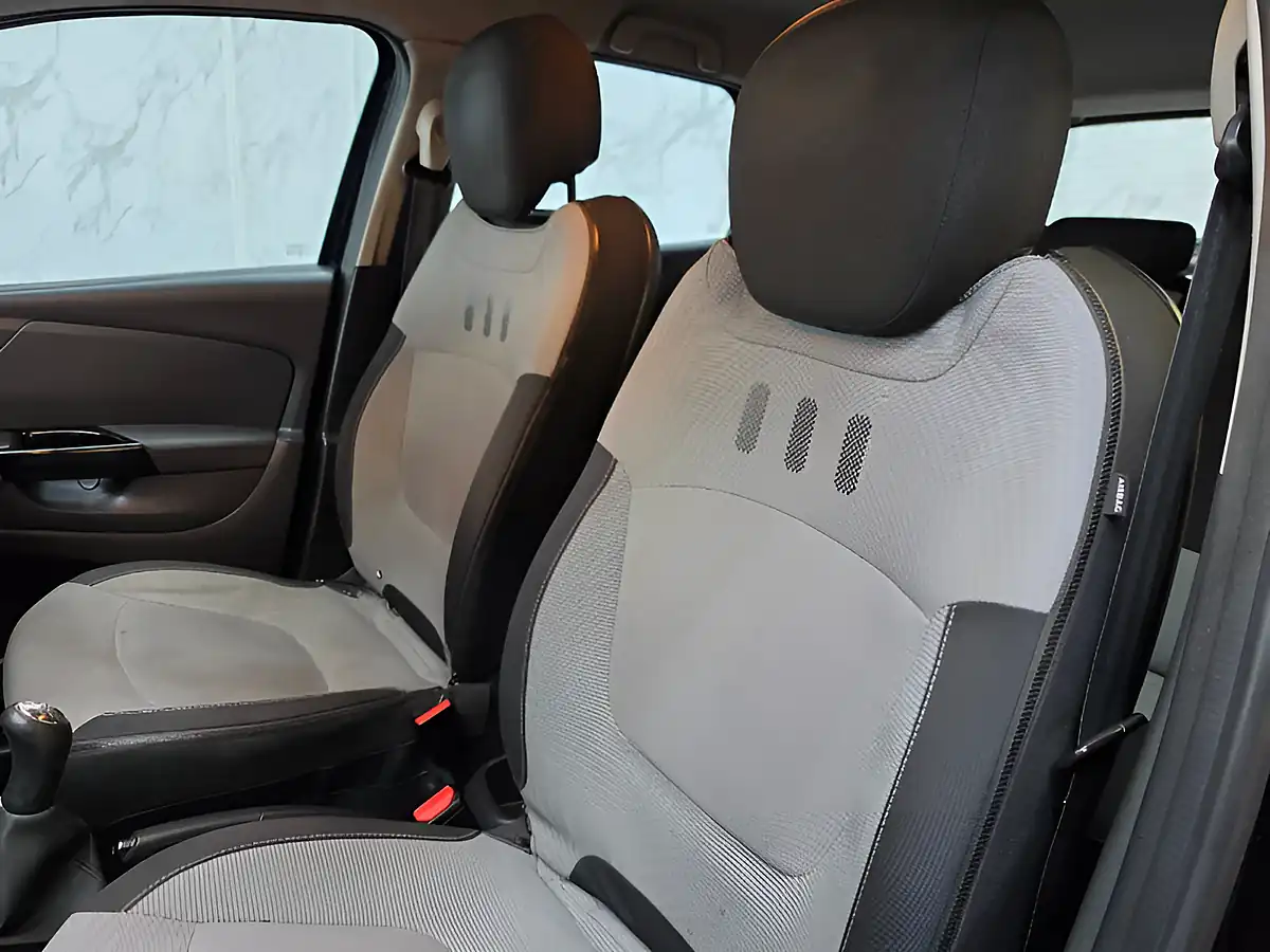 Used 2013 Renault Captur Energy Dynamique Medianav Black - Interior and Exterior details 15