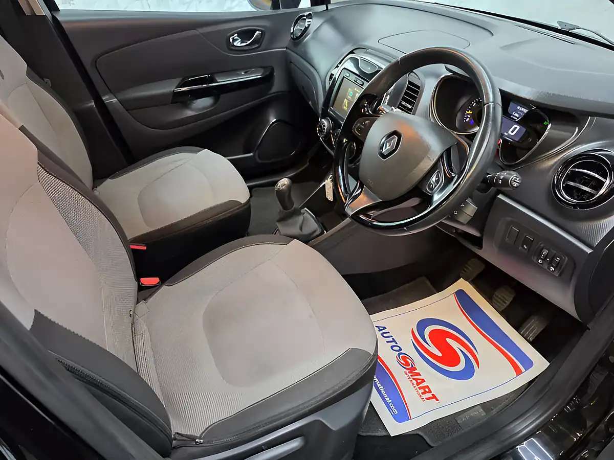 Used 2013 Renault Captur Energy Dynamique Medianav Black - Interior and Exterior details 16