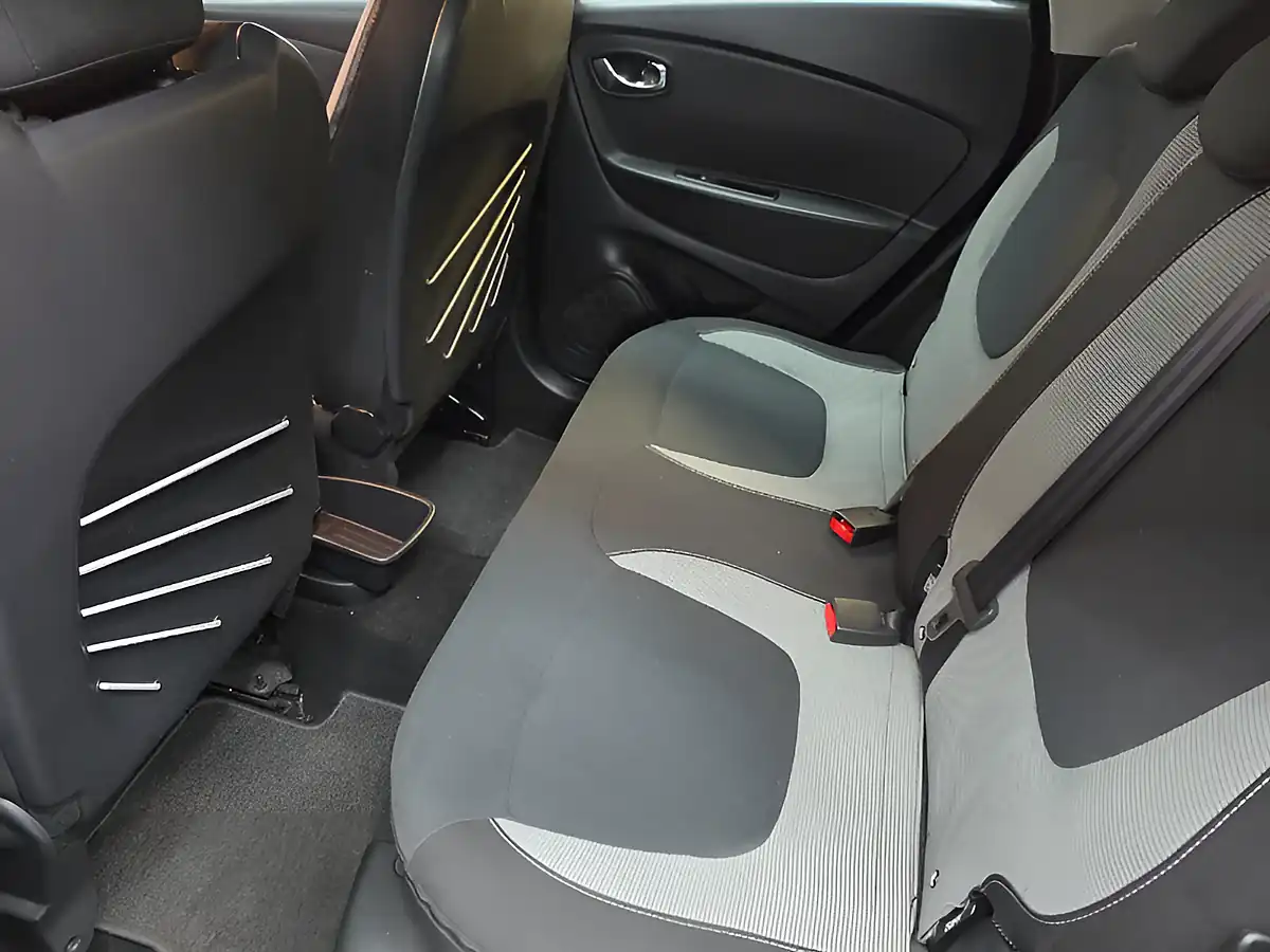 Used 2013 Renault Captur Energy Dynamique Medianav Black - Interior and Exterior details 18