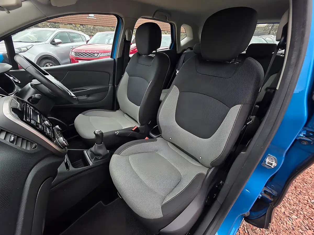 Used 2013 Renault Captur Energy Expression + Convenience Pacific Blue Metallic - Interior and Exterior details 10