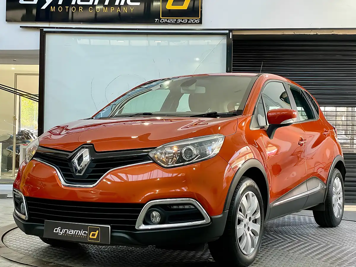 Used 2013 Renault Captur Expression Orange - Front View
