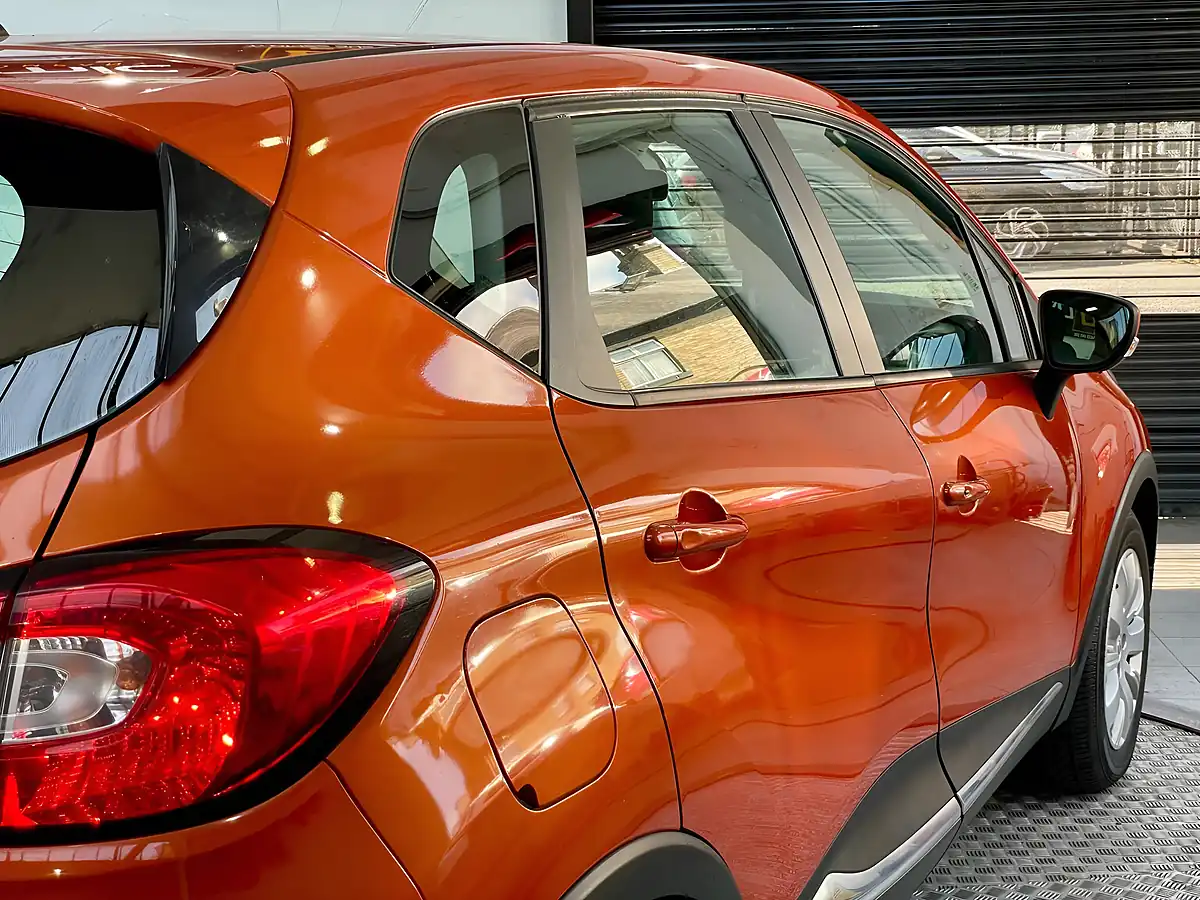 Used 2013 Renault Captur Expression Orange - Interior and Exterior details 10