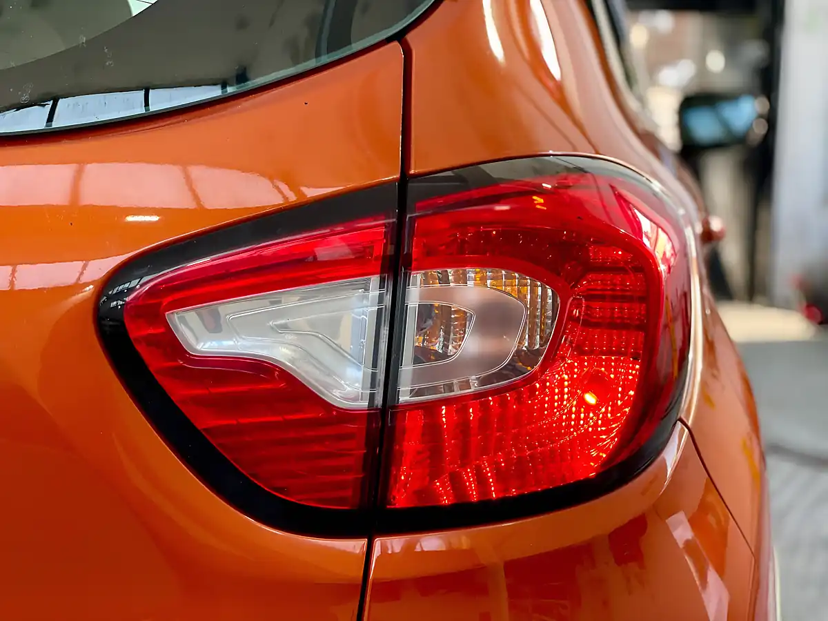 Used 2013 Renault Captur Expression Orange - Interior and Exterior details 12