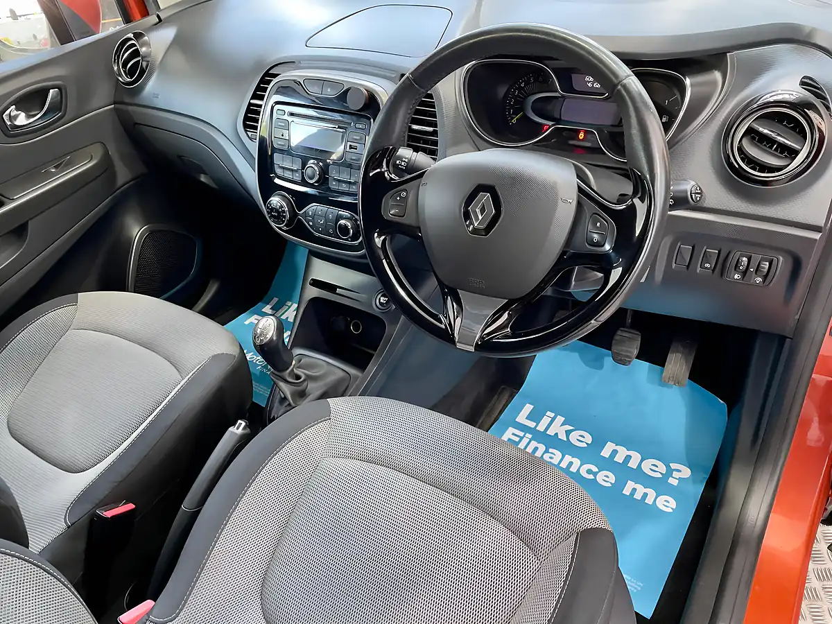 Used 2013 Renault Captur Expression Orange - Interior and Exterior details 6