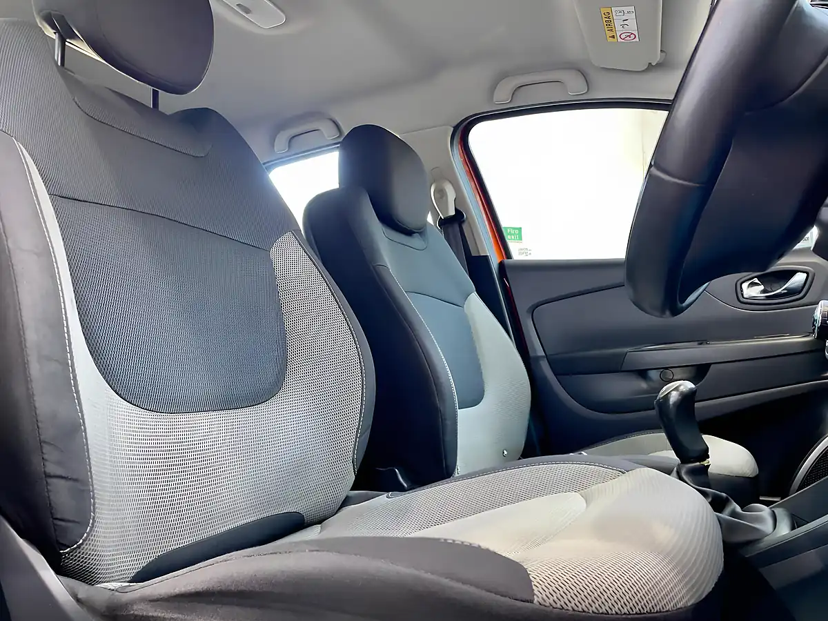 Used 2013 Renault Captur Expression Orange - Interior and Exterior details 7