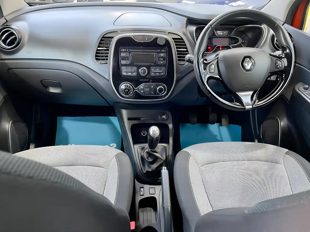 Used 2013 Renault Captur Expression Orange - Interior and Exterior details 9