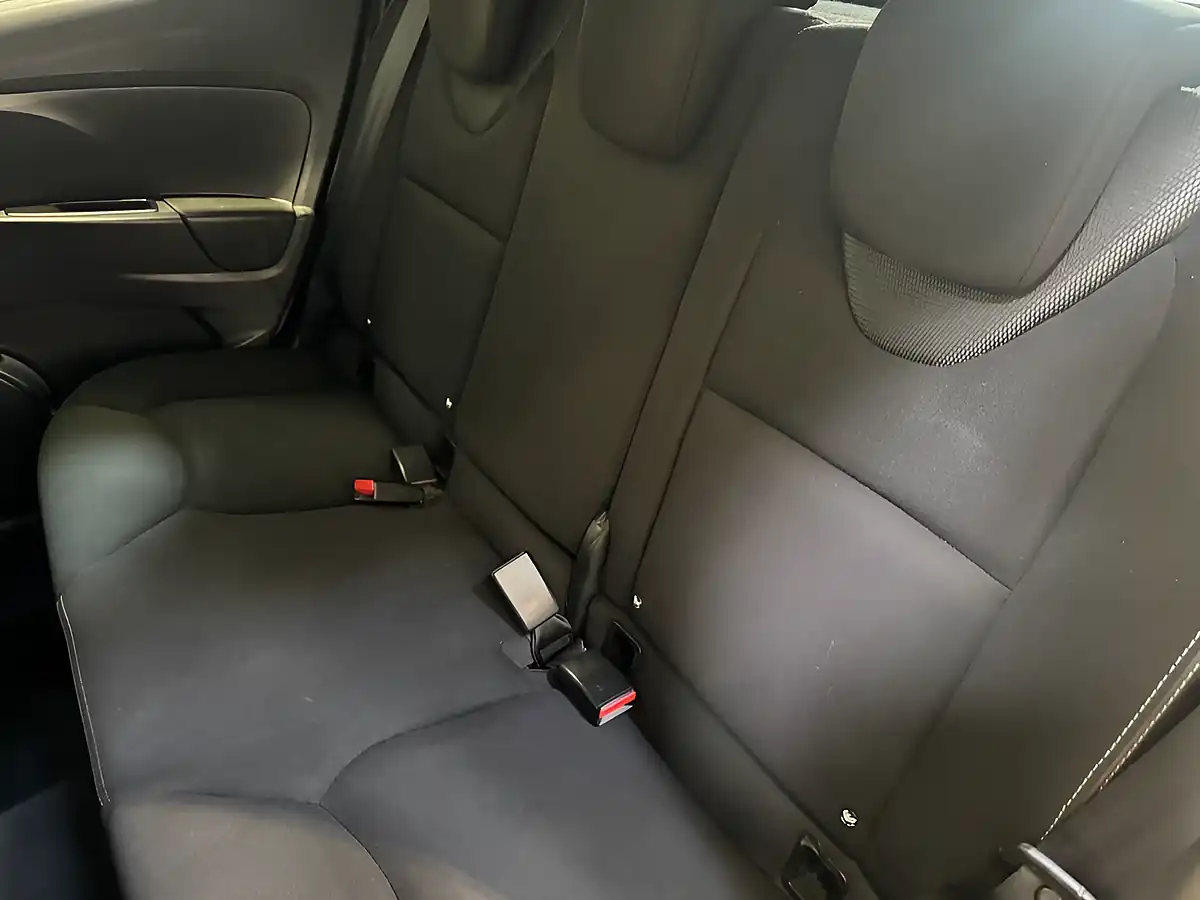 Used 2013 Renault Clio Dynamique Medianav Black - Interior and Exterior details 10