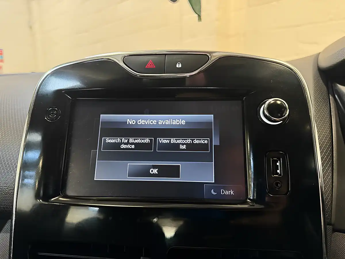 Used 2013 Renault Clio Dynamique Medianav Black - Interior and Exterior details 12