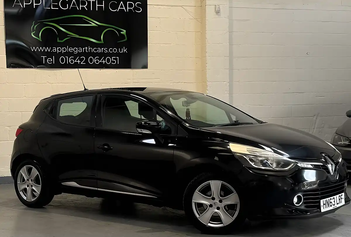 Used 2013 Renault Clio Dynamique Medianav Black - Interior and Exterior details 13