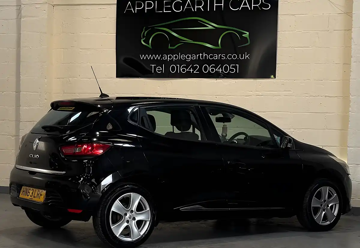 Used 2013 Renault Clio Dynamique Medianav Black - Interior and Exterior details 14