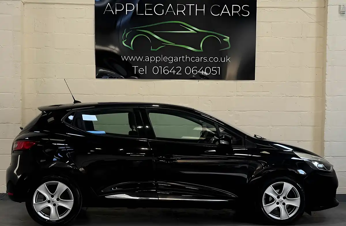 Used 2013 Renault Clio Dynamique Medianav Black - Interior and Exterior details 2
