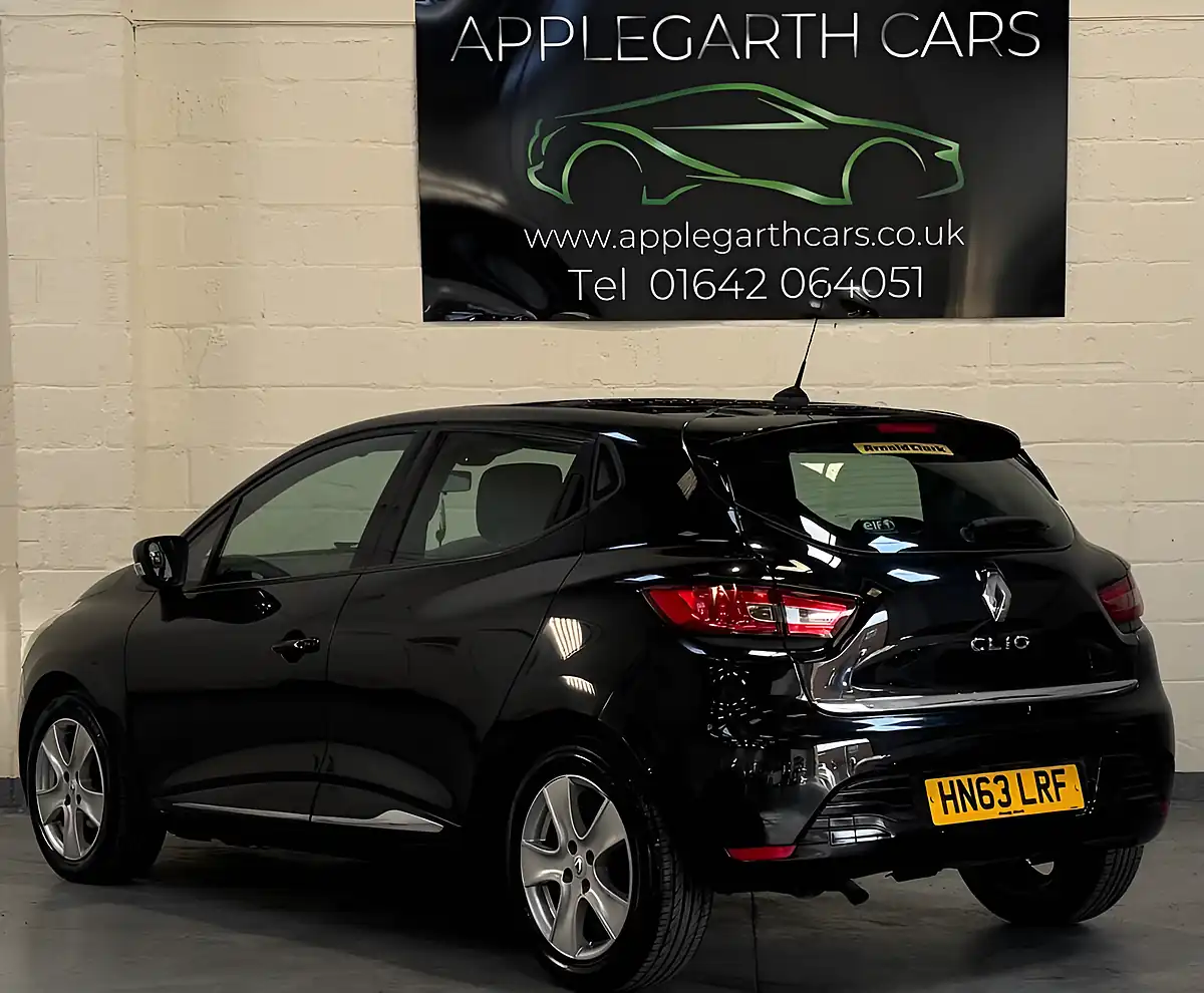 Used 2013 Renault Clio Dynamique Medianav Black - Interior and Exterior details 7