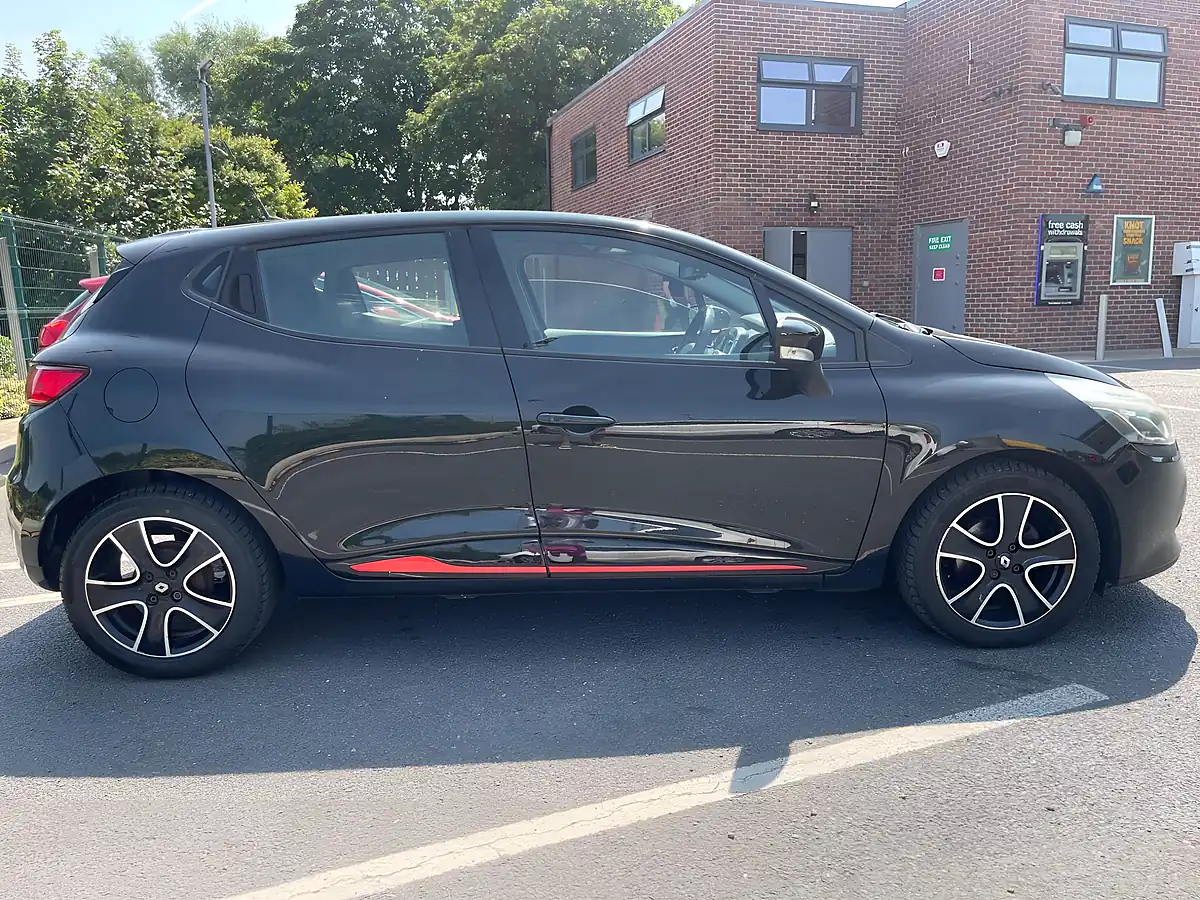 Used 2013 Renault Clio Dynamique Medianav Black - Interior and Exterior details 10