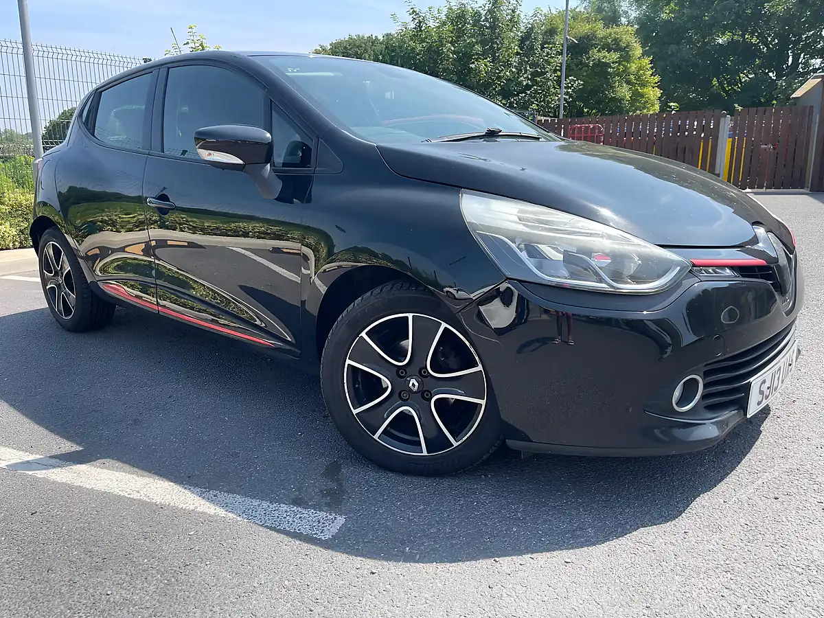Used 2013 Renault Clio Dynamique Medianav Black - Interior and Exterior details 3