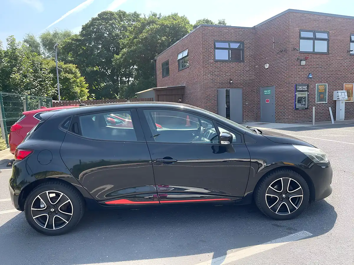 Used 2013 Renault Clio Dynamique Medianav Black - Interior and Exterior details 9
