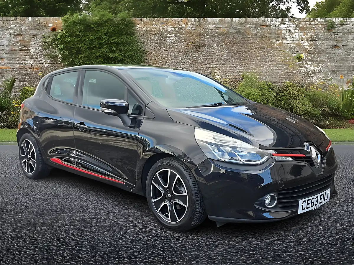 Used 2013 Renault Clio Dynamique Medianav Black - Front View