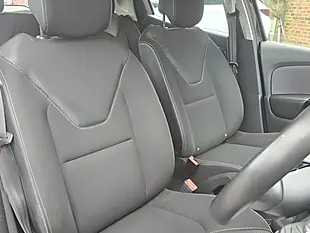 Used 2013 Renault Clio Dynamique Medianav Black - Interior and Exterior details 10