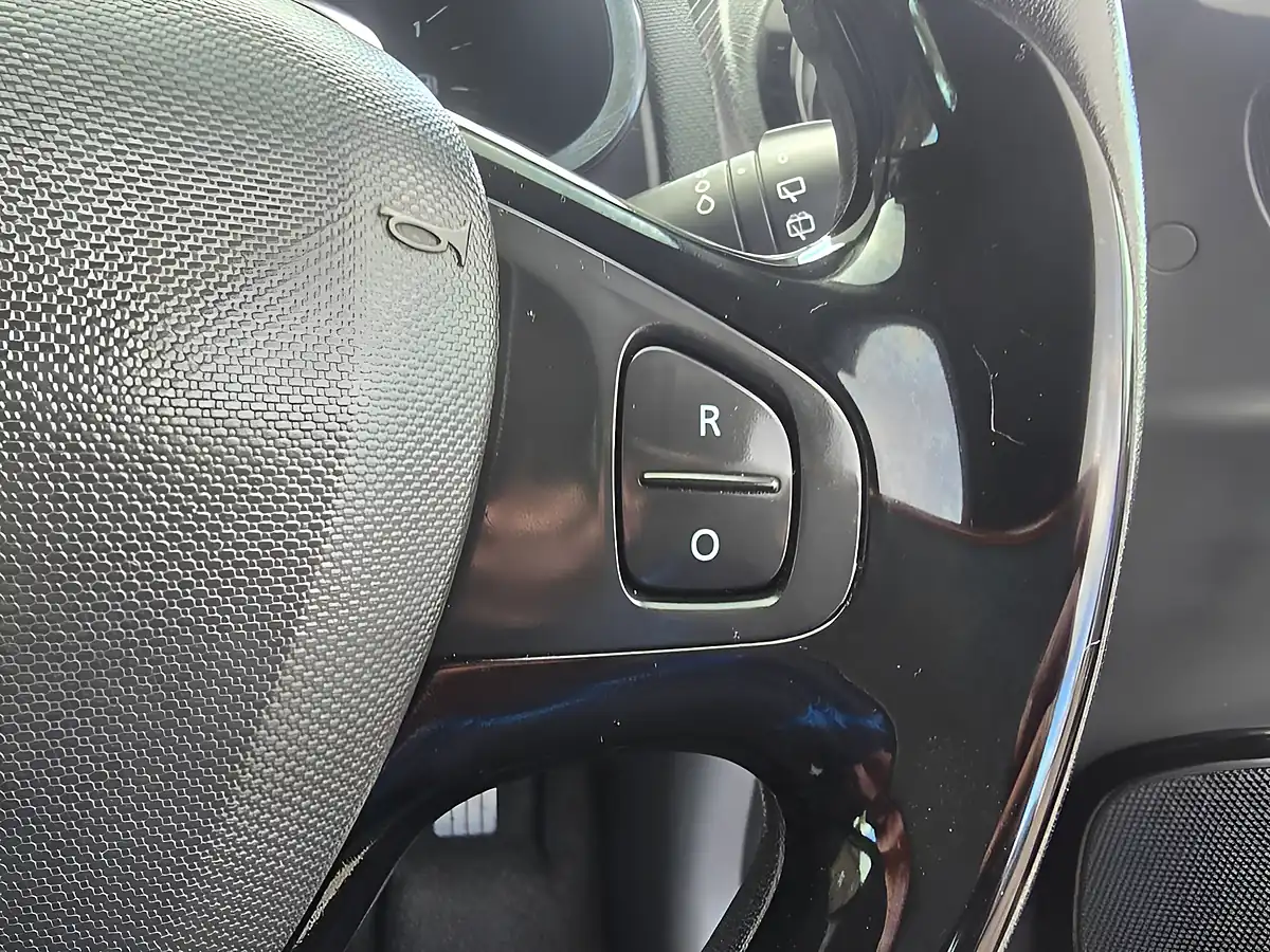 Used 2013 Renault Clio Dynamique Medianav Black - Interior and Exterior details 18