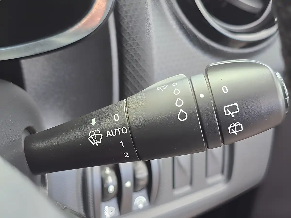 Used 2013 Renault Clio Dynamique Medianav Black - Interior and Exterior details 19
