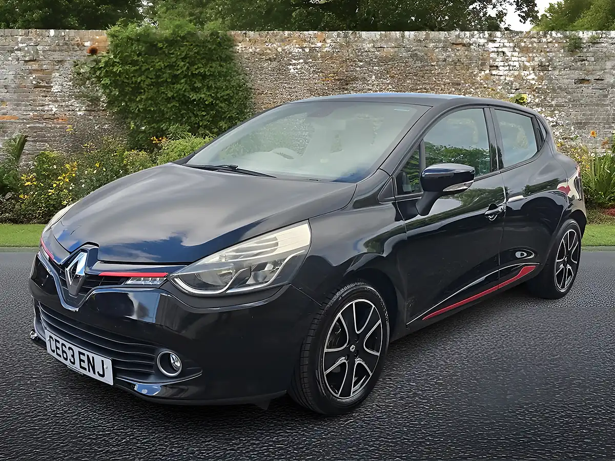 Used 2013 Renault Clio Dynamique Medianav Black - Interior and Exterior details 2
