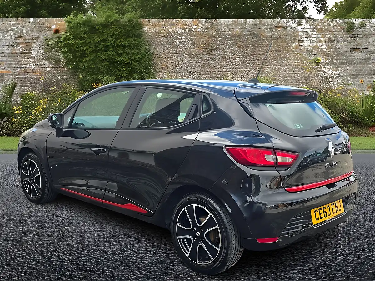 Used 2013 Renault Clio Dynamique Medianav Black - Interior and Exterior details 3