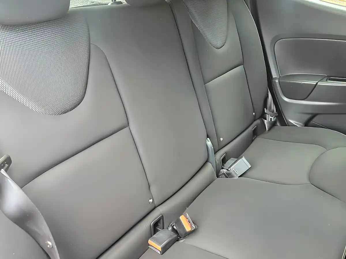 Used 2013 Renault Clio Dynamique Medianav Black - Interior and Exterior details 8