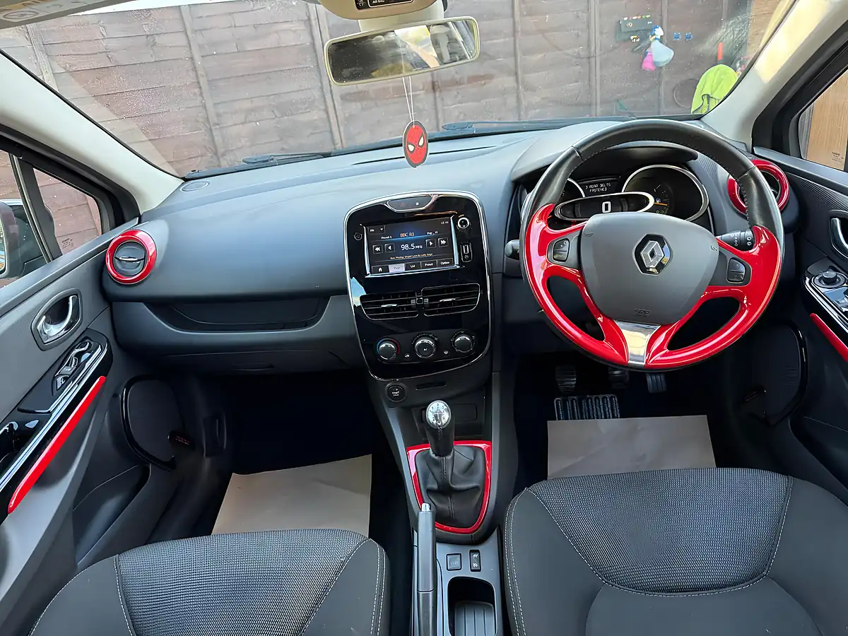 Used 2013 Renault Clio Dynamique Medianav Black - Interior and Exterior details 10
