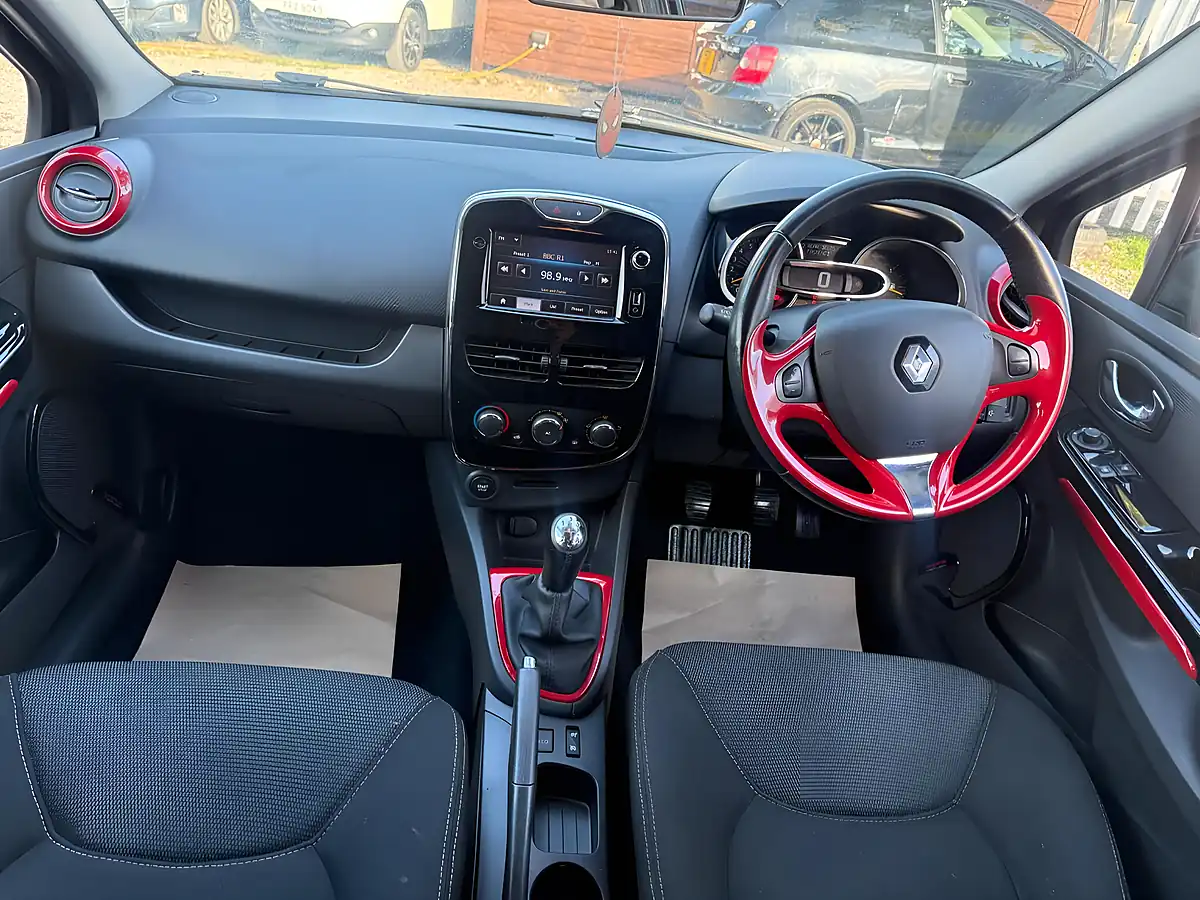Used 2013 Renault Clio Dynamique Medianav Black - Interior and Exterior details 11
