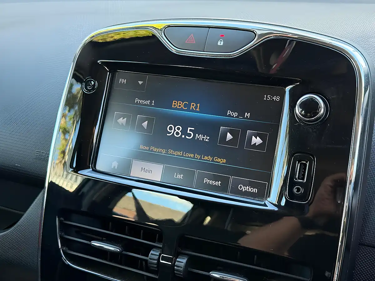 Used 2013 Renault Clio Dynamique Medianav Black - Interior and Exterior details 15