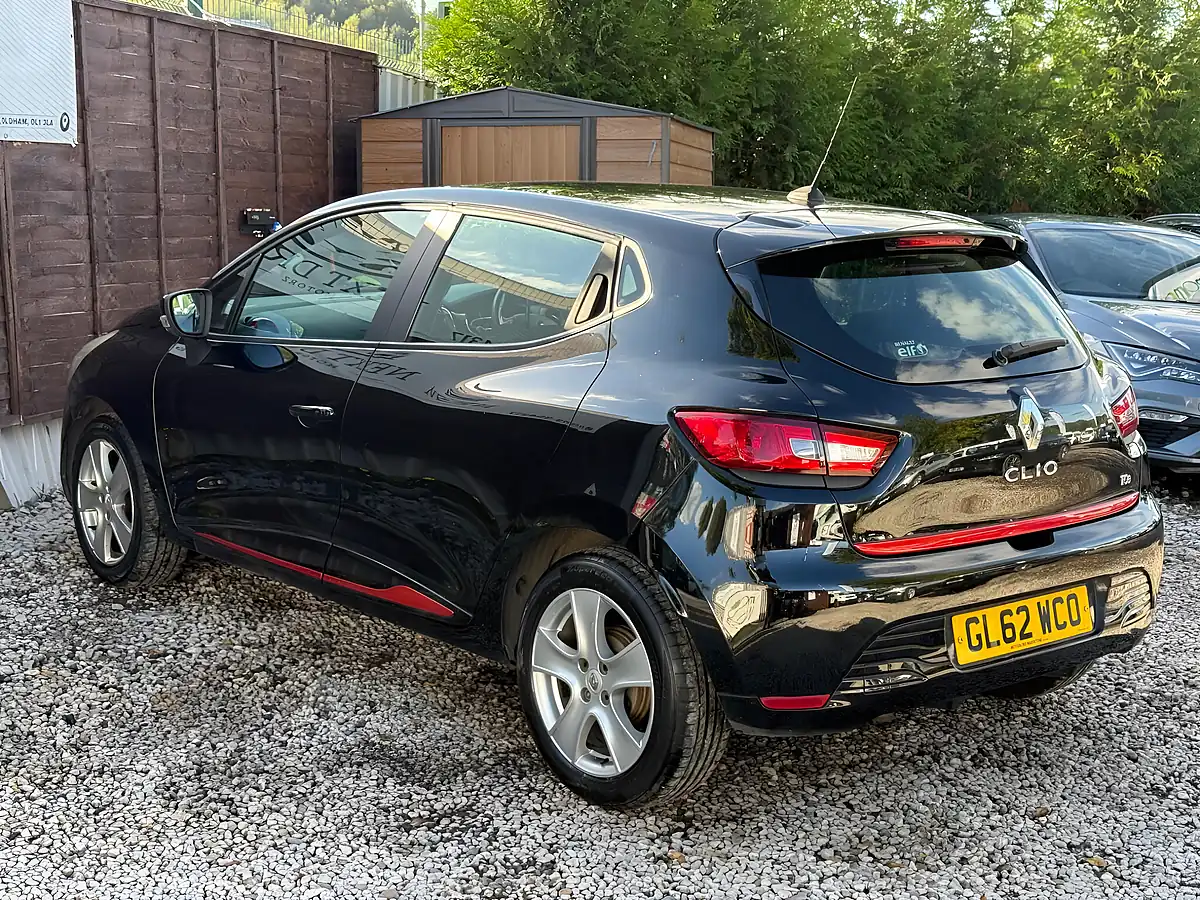 Used 2013 Renault Clio Dynamique Medianav Black - Interior and Exterior details 6