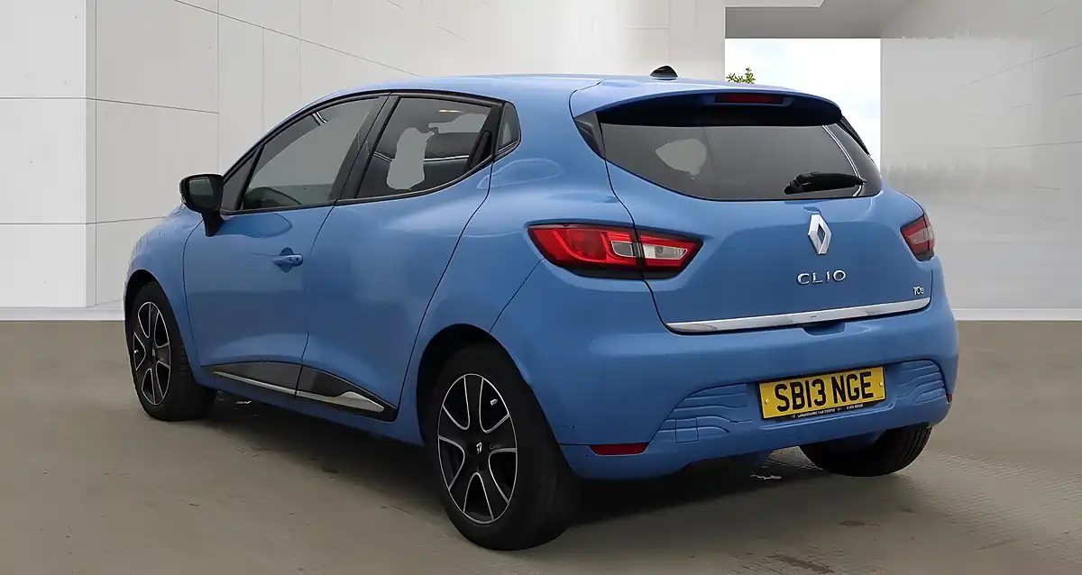 Used 2013 Renault Clio Dynamique Medianav Blue - Interior and Exterior details 3